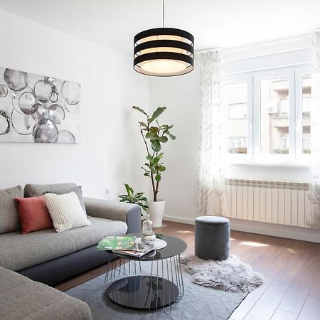 Sunny 2Bdr Apartment With A Balcony 자그레브 외부 사진
