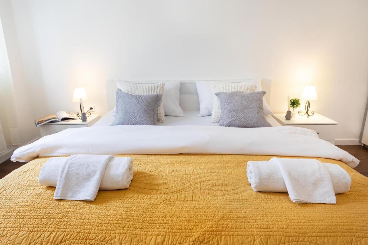 Sunny 2Bdr Apartment With A Balcony 자그레브 외부 사진