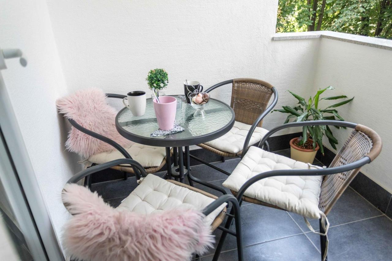 Sunny 2Bdr Apartment With A Balcony 자그레브 외부 사진