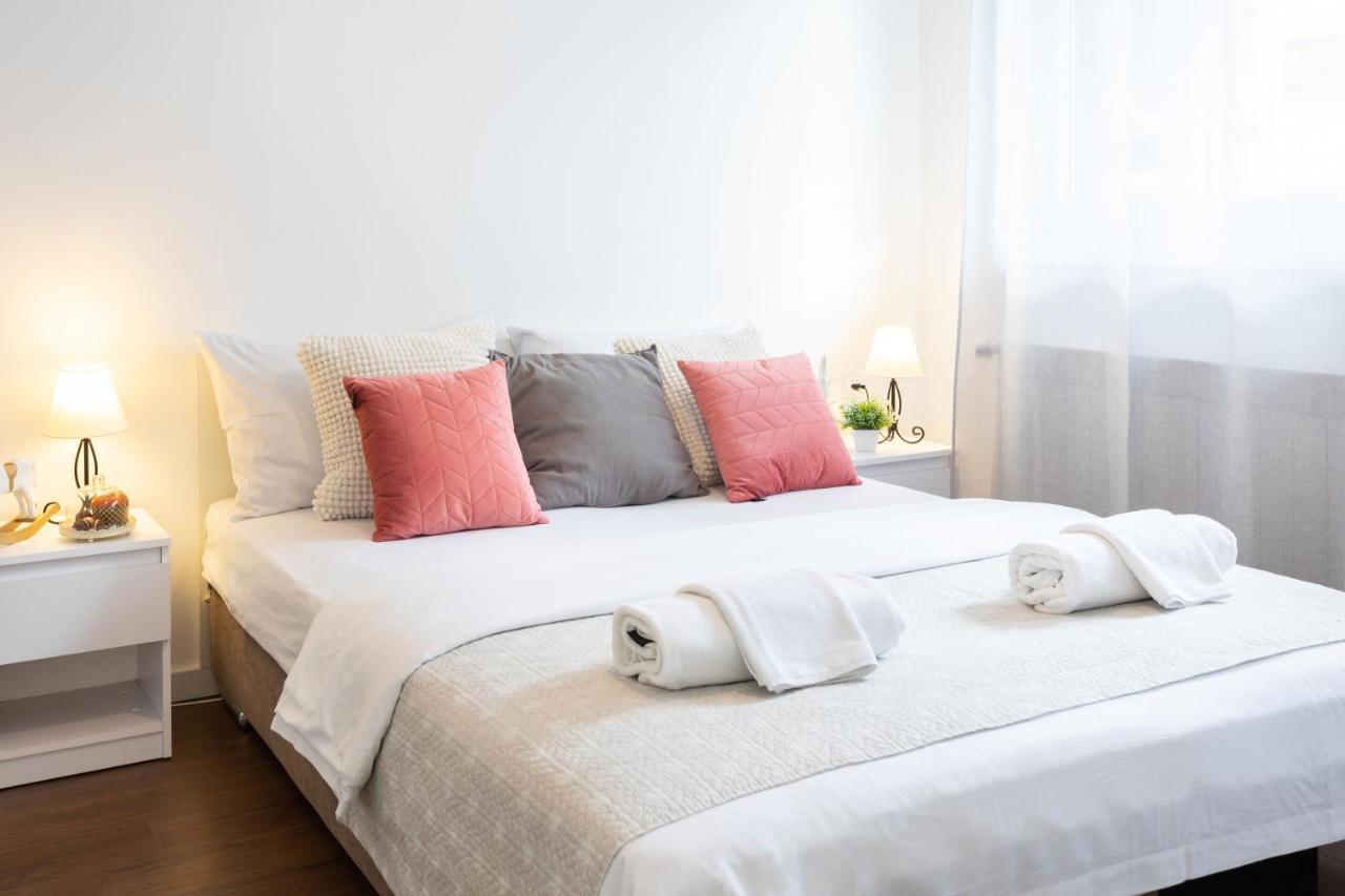 Sunny 2Bdr Apartment With A Balcony 자그레브 외부 사진