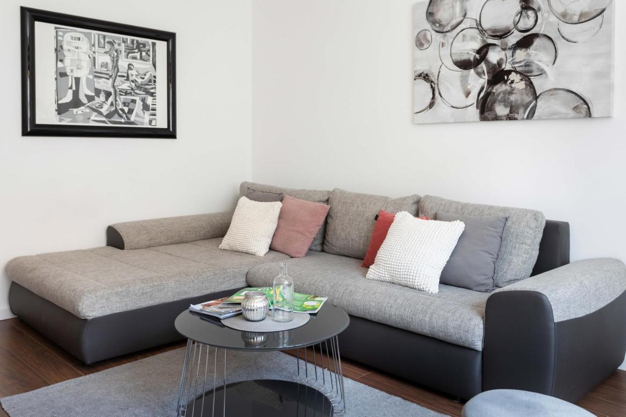 Sunny 2Bdr Apartment With A Balcony 자그레브 외부 사진