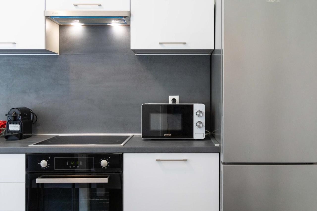 Sunny 2Bdr Apartment With A Balcony 자그레브 외부 사진