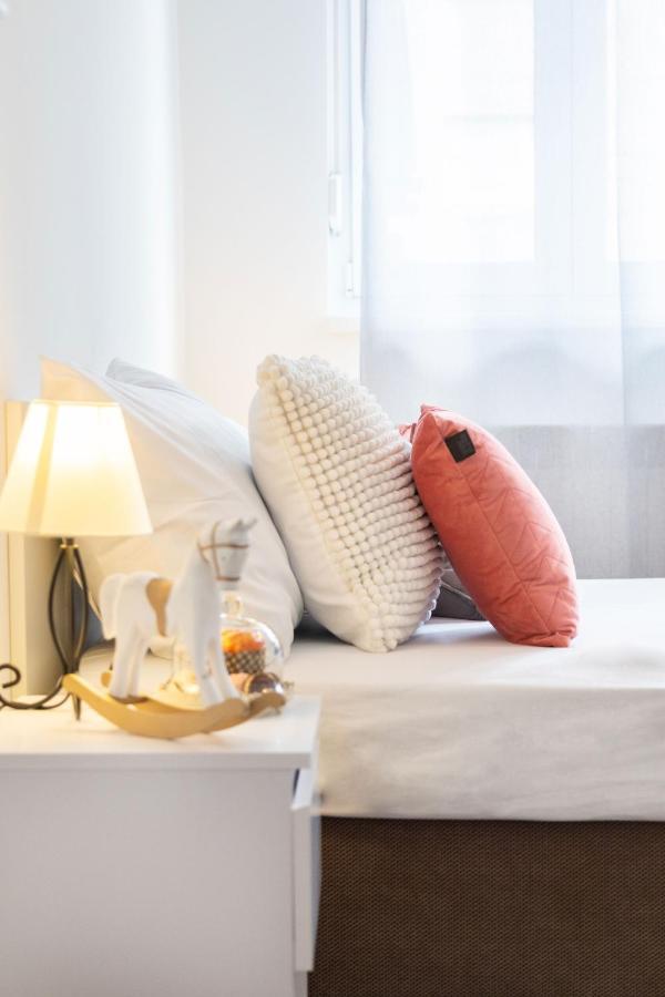 Sunny 2Bdr Apartment With A Balcony 자그레브 외부 사진